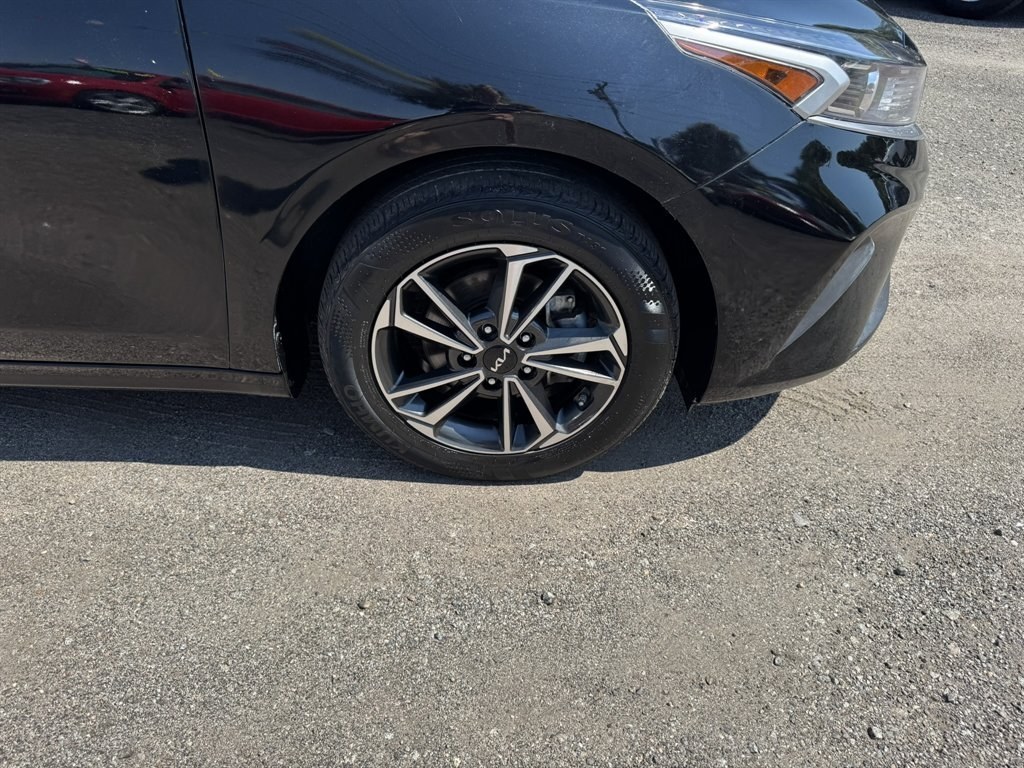 2023 Black /Taupe Kia Forte (3KPF24AD2PE) with an 2.0l I-4 MPI Dohc 2.0l engine, Automatic transmission, located at 745 East Steele Rd., West Columbia, SC, 29170, (803) 755-9148, 33.927212, -81.148483- Photo#25