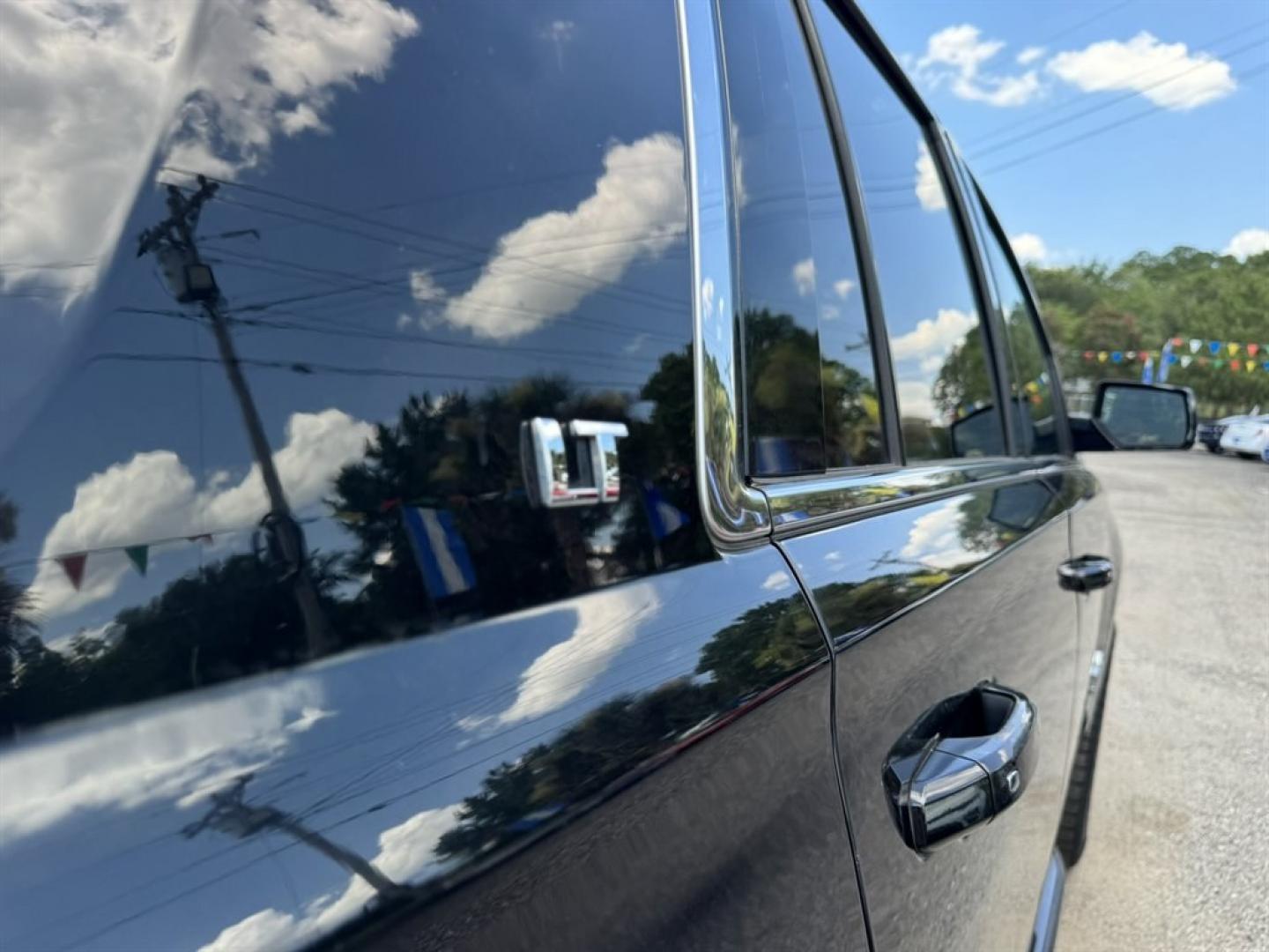 2016 Black /Black Chevrolet Tahoe (1GNSCBKC6GR) with an 5.3l V8 DI VVT Flex 5.3l engine, Automatic transmission, located at 745 East Steele Rd., West Columbia, SC, 29170, (803) 755-9148, 33.927212, -81.148483- Photo#34