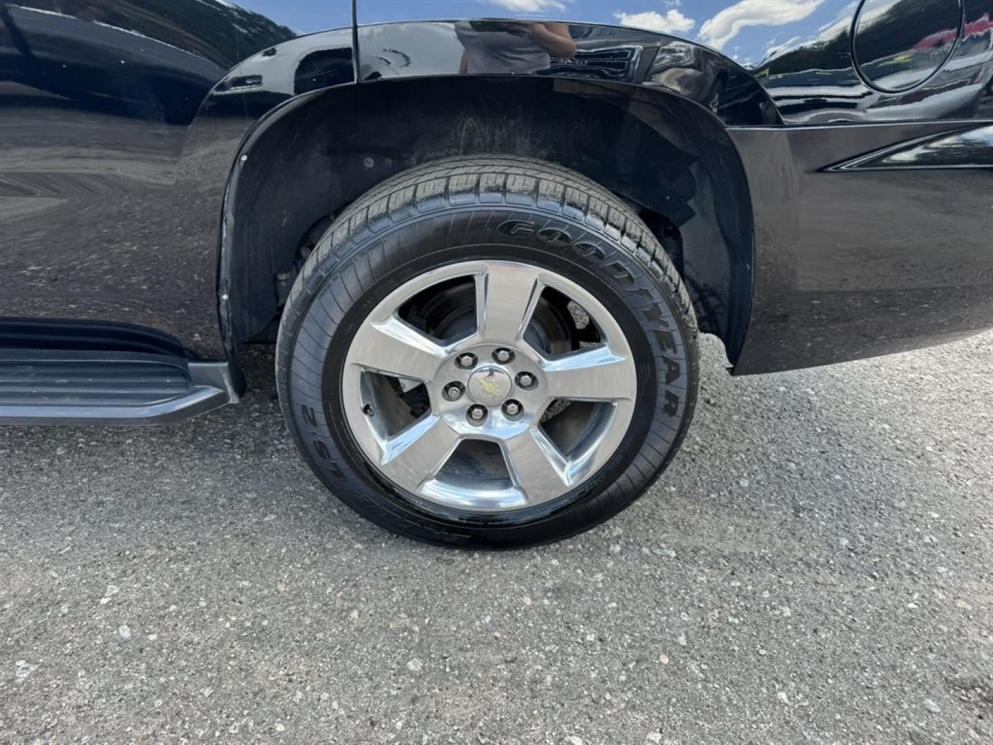 2016 Black /Black Chevrolet Tahoe (1GNSCBKC6GR) with an 5.3l V8 DI VVT Flex 5.3l engine, Automatic transmission, located at 745 East Steele Rd., West Columbia, SC, 29170, (803) 755-9148, 33.927212, -81.148483- Photo#38
