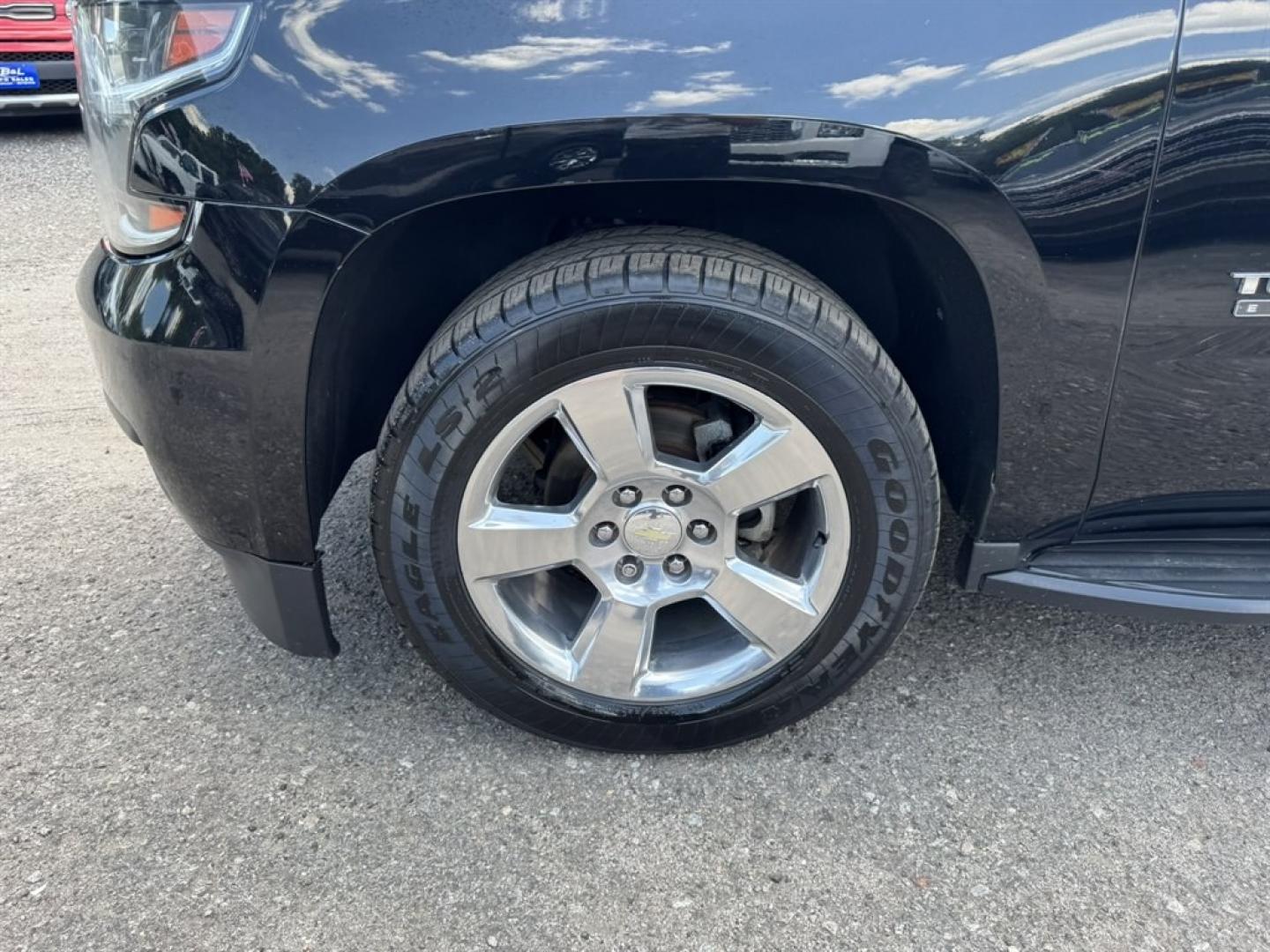 2016 Black /Black Chevrolet Tahoe (1GNSCBKC6GR) with an 5.3l V8 DI VVT Flex 5.3l engine, Automatic transmission, located at 745 East Steele Rd., West Columbia, SC, 29170, (803) 755-9148, 33.927212, -81.148483- Photo#39