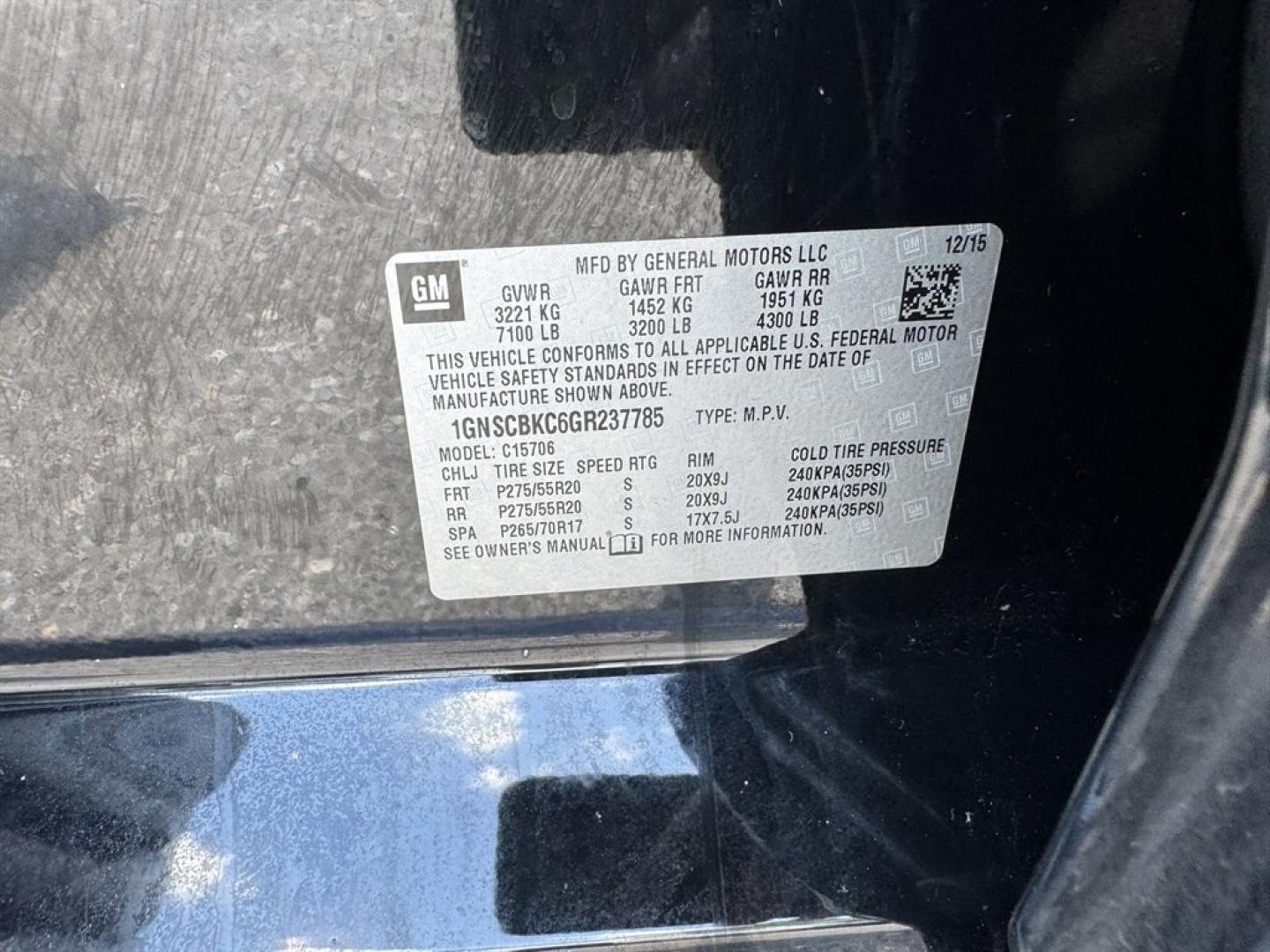 2016 Black /Black Chevrolet Tahoe (1GNSCBKC6GR) with an 5.3l V8 DI VVT Flex 5.3l engine, Automatic transmission, located at 745 East Steele Rd., West Columbia, SC, 29170, (803) 755-9148, 33.927212, -81.148483- Photo#40