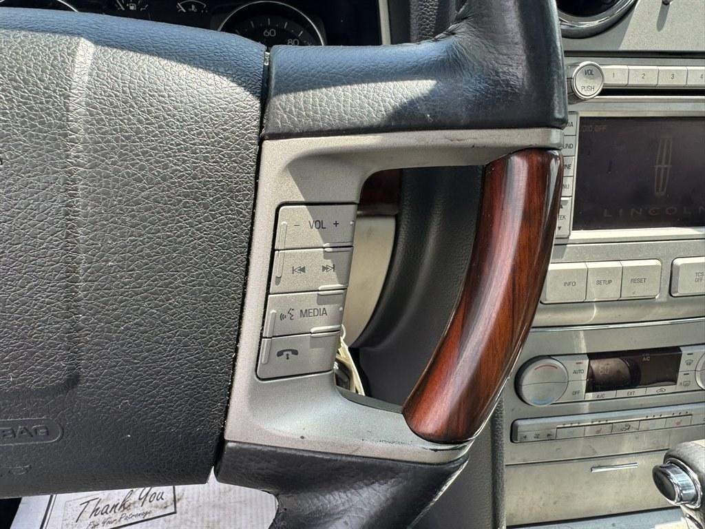 2008 Black /Grey Lincoln MKZ (3LNHM26T78R) with an 3.5l V6 SFI Dohc 24v 3.5l engine, Automatic transmission, located at 745 East Steele Rd., West Columbia, SC, 29170, (803) 755-9148, 33.927212, -81.148483- Photo#9