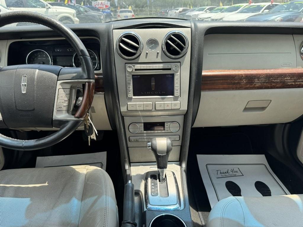 2008 Black /Grey Lincoln MKZ (3LNHM26T78R) with an 3.5l V6 SFI Dohc 24v 3.5l engine, Automatic transmission, located at 745 East Steele Rd., West Columbia, SC, 29170, (803) 755-9148, 33.927212, -81.148483- Photo#11