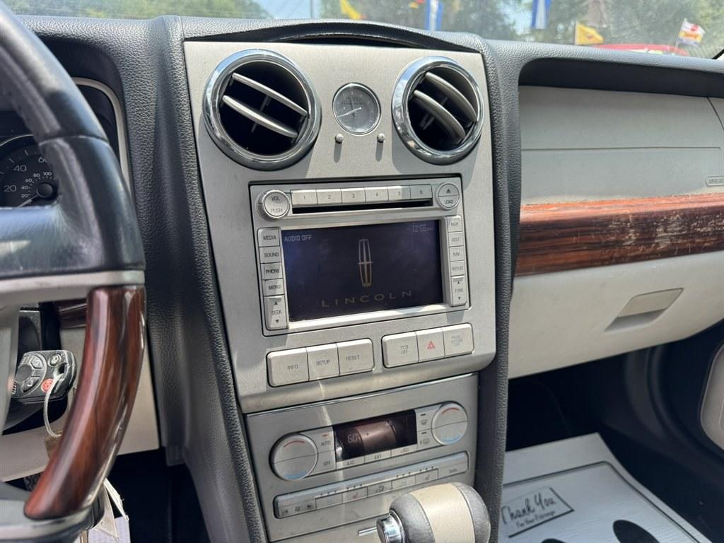 2008 Black /Grey Lincoln MKZ (3LNHM26T78R) with an 3.5l V6 SFI Dohc 24v 3.5l engine, Automatic transmission, located at 745 East Steele Rd., West Columbia, SC, 29170, (803) 755-9148, 33.927212, -81.148483- Photo#12