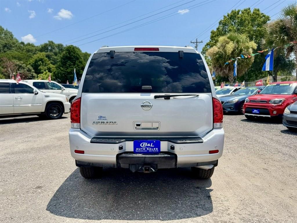 2012 Silver /Black Nissan Armada (5N1AA0NC5CN) with an 5.6l V8 MPI Dohc 5.6l engine, Automatic transmission, located at 745 East Steele Rd., West Columbia, SC, 29170, (803) 755-9148, 33.927212, -81.148483- Photo#4