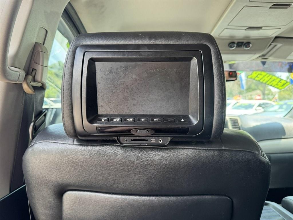 2012 Silver /Black Nissan Armada (5N1AA0NC5CN) with an 5.6l V8 MPI Dohc 5.6l engine, Automatic transmission, located at 745 East Steele Rd., West Columbia, SC, 29170, (803) 755-9148, 33.927212, -81.148483- Photo#23