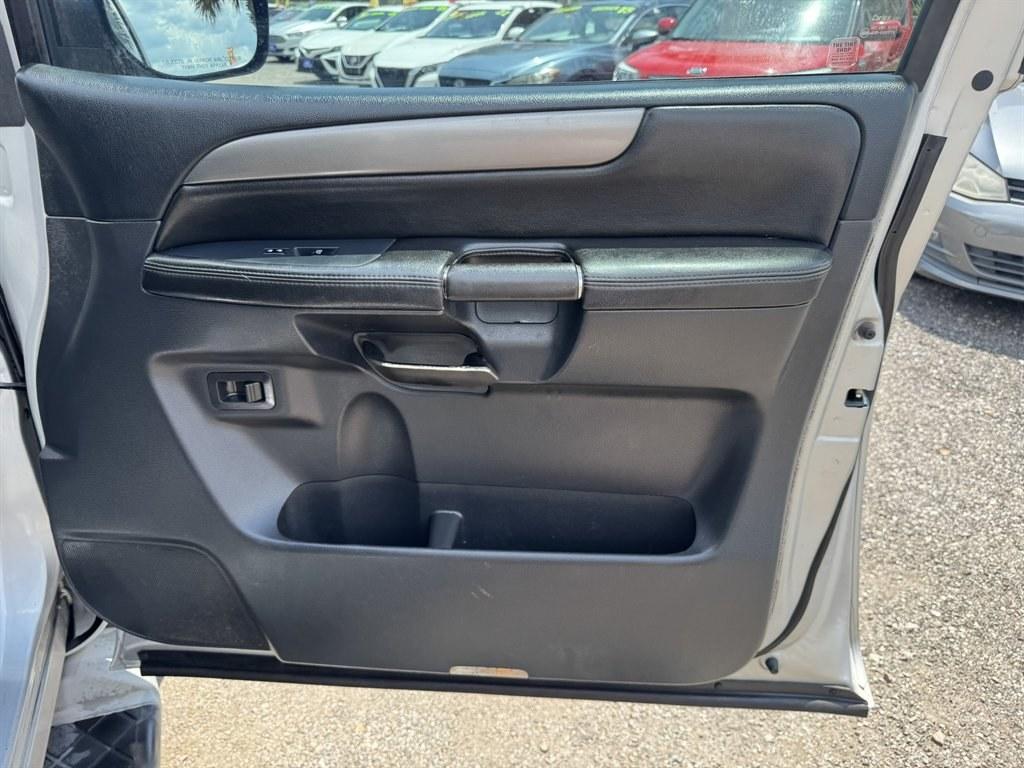2012 Silver /Black Nissan Armada (5N1AA0NC5CN) with an 5.6l V8 MPI Dohc 5.6l engine, Automatic transmission, located at 745 East Steele Rd., West Columbia, SC, 29170, (803) 755-9148, 33.927212, -81.148483- Photo#28