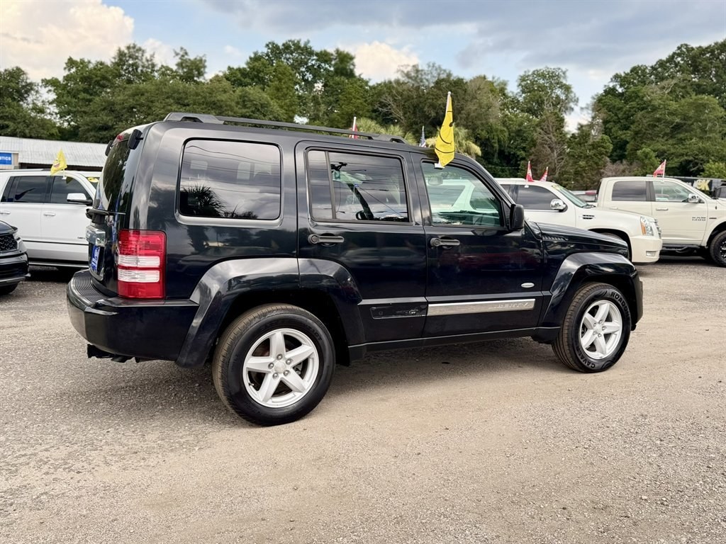 2012 Black /Black Jeep Liberty (1C4PJLAK2CW) with an 3.7l V6 MPI 3.7l engine, Automatic transmission, located at 745 East Steele Rd., West Columbia, SC, 29170, (803) 755-9148, 33.927212, -81.148483- Photo#3
