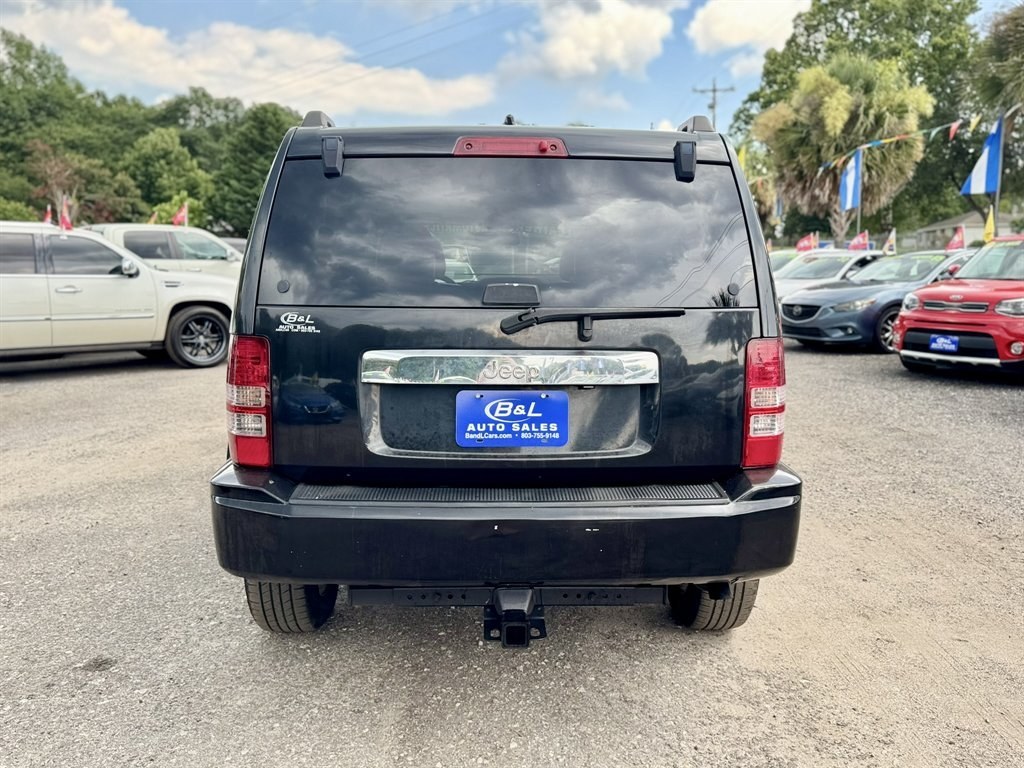 2012 Black /Black Jeep Liberty (1C4PJLAK2CW) with an 3.7l V6 MPI 3.7l engine, Automatic transmission, located at 745 East Steele Rd., West Columbia, SC, 29170, (803) 755-9148, 33.927212, -81.148483- Photo#4