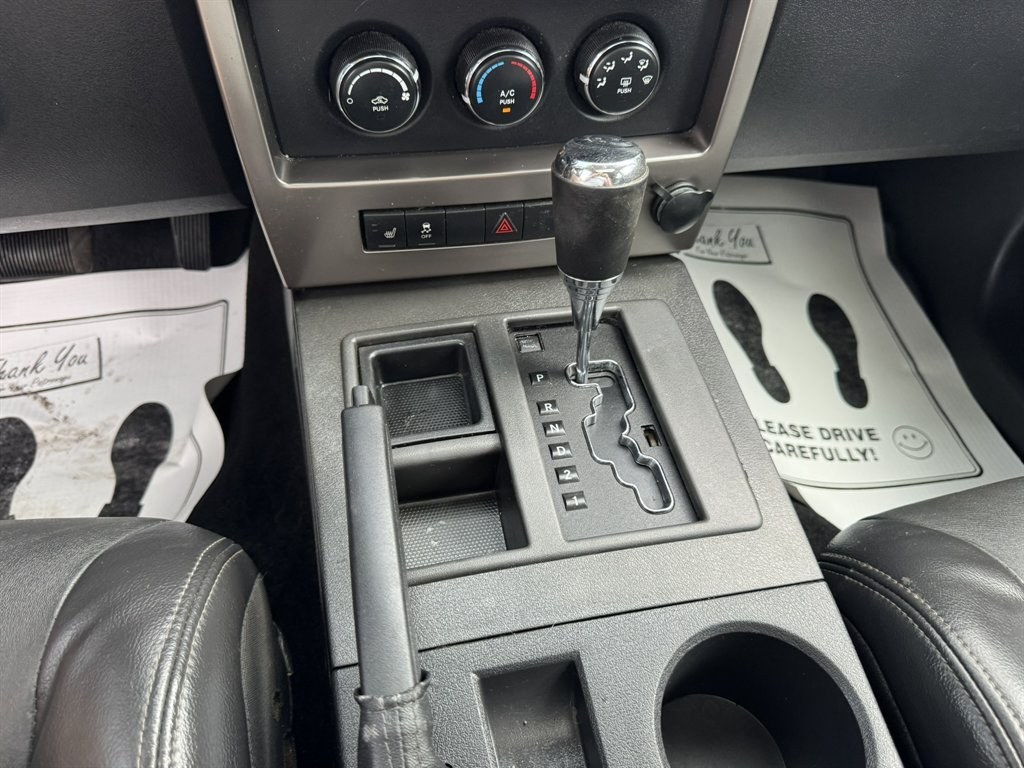 2012 Black /Black Jeep Liberty (1C4PJLAK2CW) with an 3.7l V6 MPI 3.7l engine, Automatic transmission, located at 745 East Steele Rd., West Columbia, SC, 29170, (803) 755-9148, 33.927212, -81.148483- Photo#13