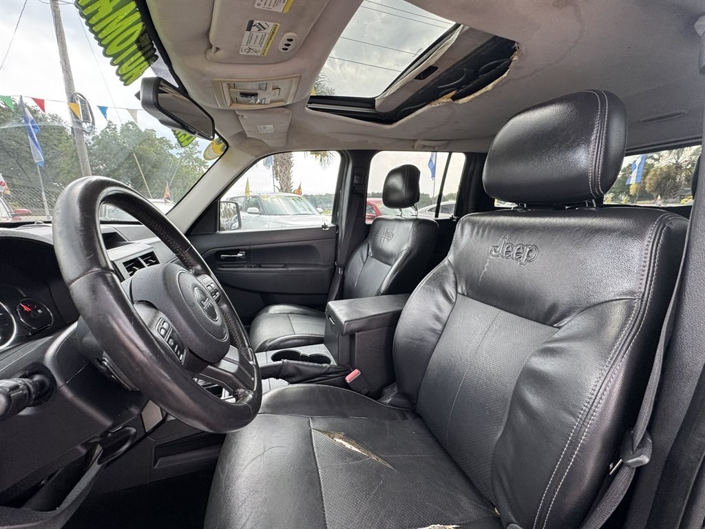 2012 Black /Black Jeep Liberty (1C4PJLAK2CW) with an 3.7l V6 MPI 3.7l engine, Automatic transmission, located at 745 East Steele Rd., West Columbia, SC, 29170, (803) 755-9148, 33.927212, -81.148483- Photo#18