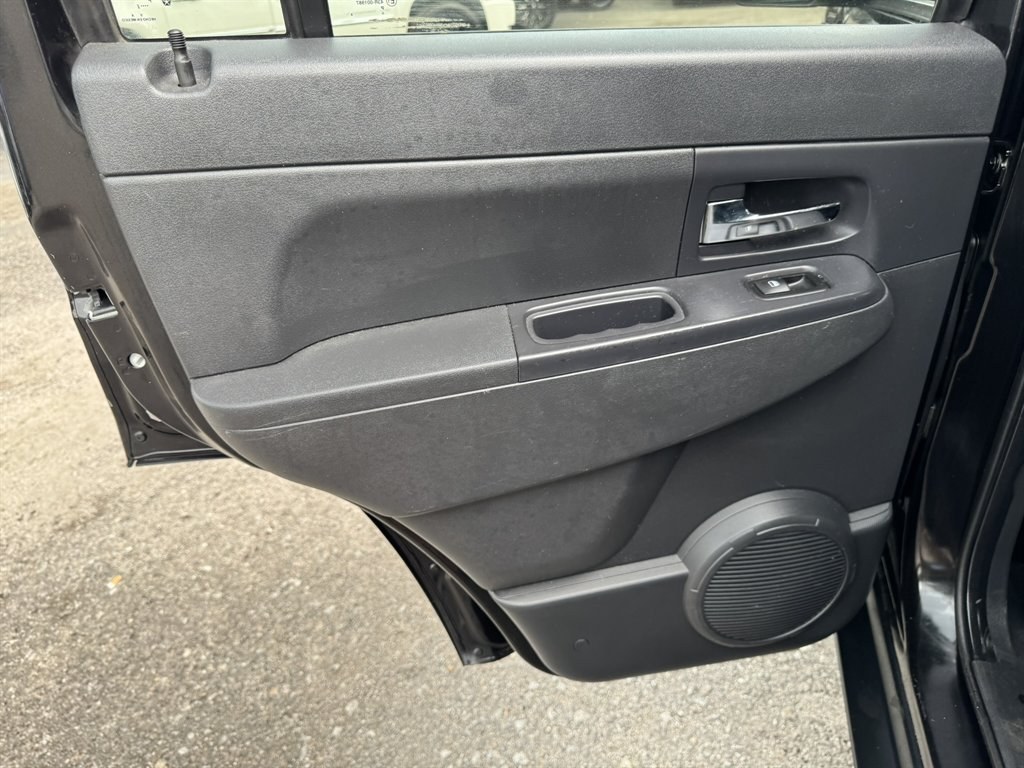 2012 Black /Black Jeep Liberty (1C4PJLAK2CW) with an 3.7l V6 MPI 3.7l engine, Automatic transmission, located at 745 East Steele Rd., West Columbia, SC, 29170, (803) 755-9148, 33.927212, -81.148483- Photo#19