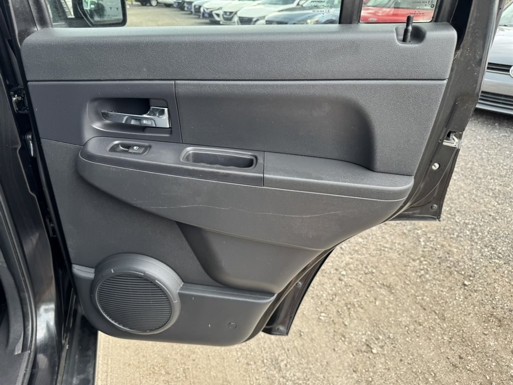 2012 Black /Black Jeep Liberty (1C4PJLAK2CW) with an 3.7l V6 MPI 3.7l engine, Automatic transmission, located at 745 East Steele Rd., West Columbia, SC, 29170, (803) 755-9148, 33.927212, -81.148483- Photo#21