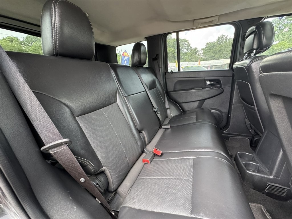 2012 Black /Black Jeep Liberty (1C4PJLAK2CW) with an 3.7l V6 MPI 3.7l engine, Automatic transmission, located at 745 East Steele Rd., West Columbia, SC, 29170, (803) 755-9148, 33.927212, -81.148483- Photo#22