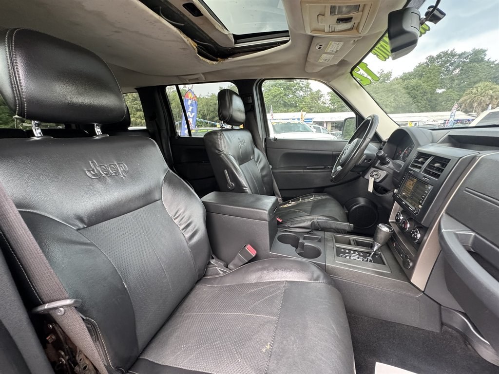 2012 Black /Black Jeep Liberty (1C4PJLAK2CW) with an 3.7l V6 MPI 3.7l engine, Automatic transmission, located at 745 East Steele Rd., West Columbia, SC, 29170, (803) 755-9148, 33.927212, -81.148483- Photo#24