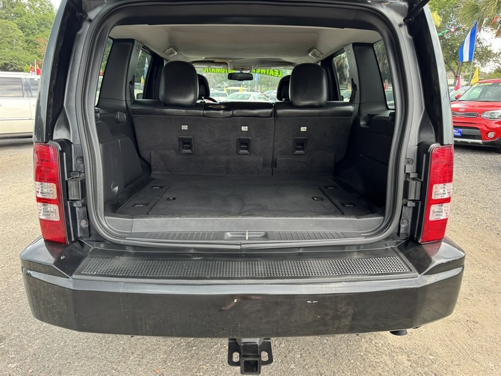 2012 Black /Black Jeep Liberty (1C4PJLAK2CW) with an 3.7l V6 MPI 3.7l engine, Automatic transmission, located at 745 East Steele Rd., West Columbia, SC, 29170, (803) 755-9148, 33.927212, -81.148483- Photo#25