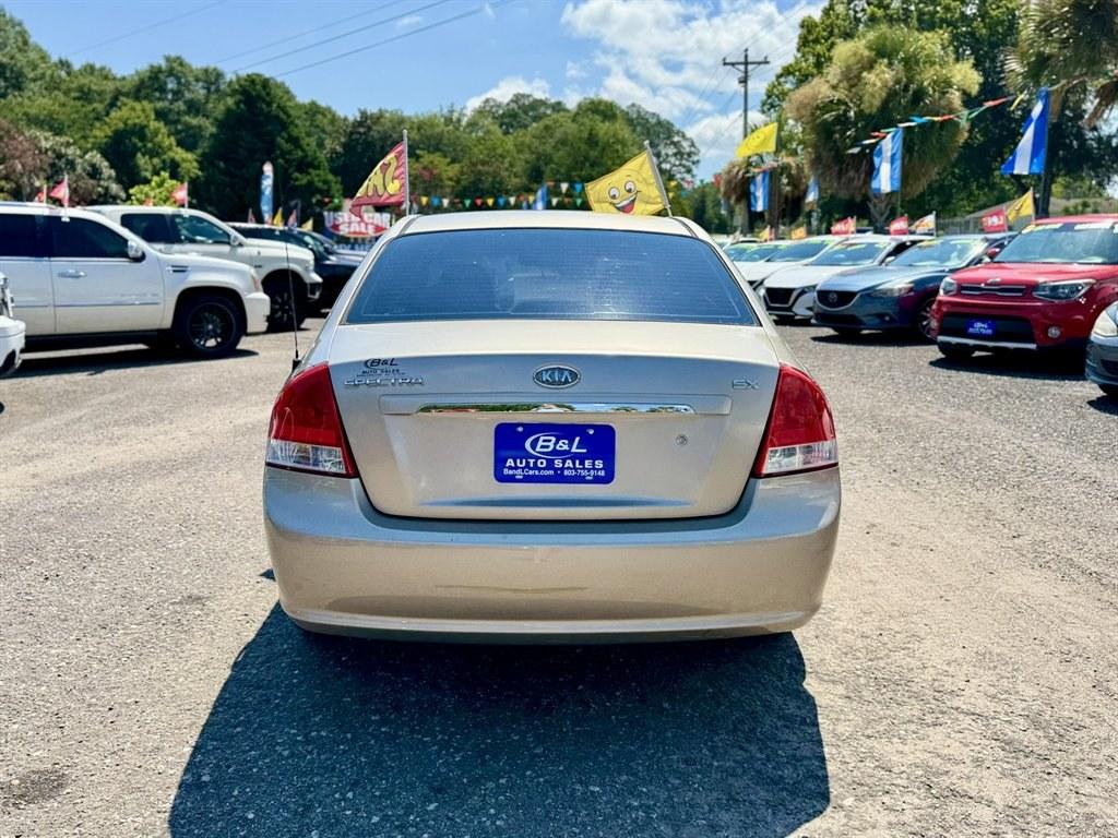 2007 Gold /Taupe Kia Spectra (KNAFE121475) with an 2.0l I-4 EFI Dohc 2.0l engine, Automatic transmission, located at 745 East Steele Rd., West Columbia, SC, 29170, (803) 755-9148, 33.927212, -81.148483- Photo#4
