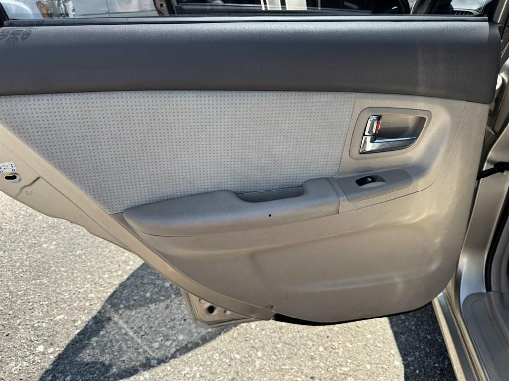 2007 Gold /Taupe Kia Spectra (KNAFE121475) with an 2.0l I-4 EFI Dohc 2.0l engine, Automatic transmission, located at 745 East Steele Rd., West Columbia, SC, 29170, (803) 755-9148, 33.927212, -81.148483- Photo#17