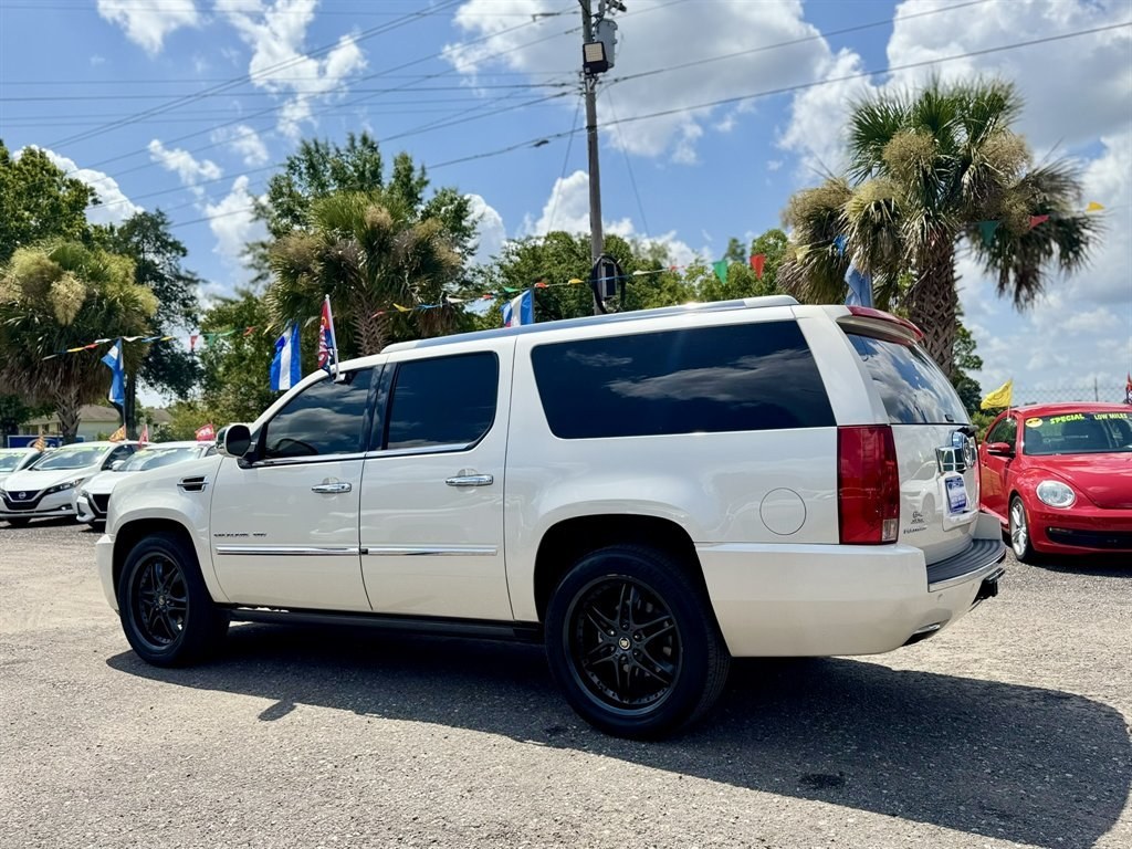 2014 White /Taupe Cadillac Escalade (1GYS3KEF5ER) with an 6.2l V8 SFI OHV Flex 6.2l engine, Automatic transmission, located at 745 East Steele Rd., West Columbia, SC, 29170, (803) 755-9148, 33.927212, -81.148483- Photo#5