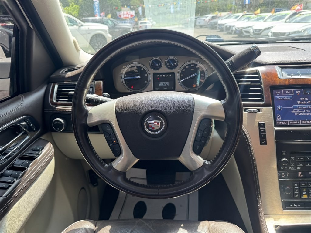 2014 White /Taupe Cadillac Escalade (1GYS3KEF5ER) with an 6.2l V8 SFI OHV Flex 6.2l engine, Automatic transmission, located at 745 East Steele Rd., West Columbia, SC, 29170, (803) 755-9148, 33.927212, -81.148483- Photo#7