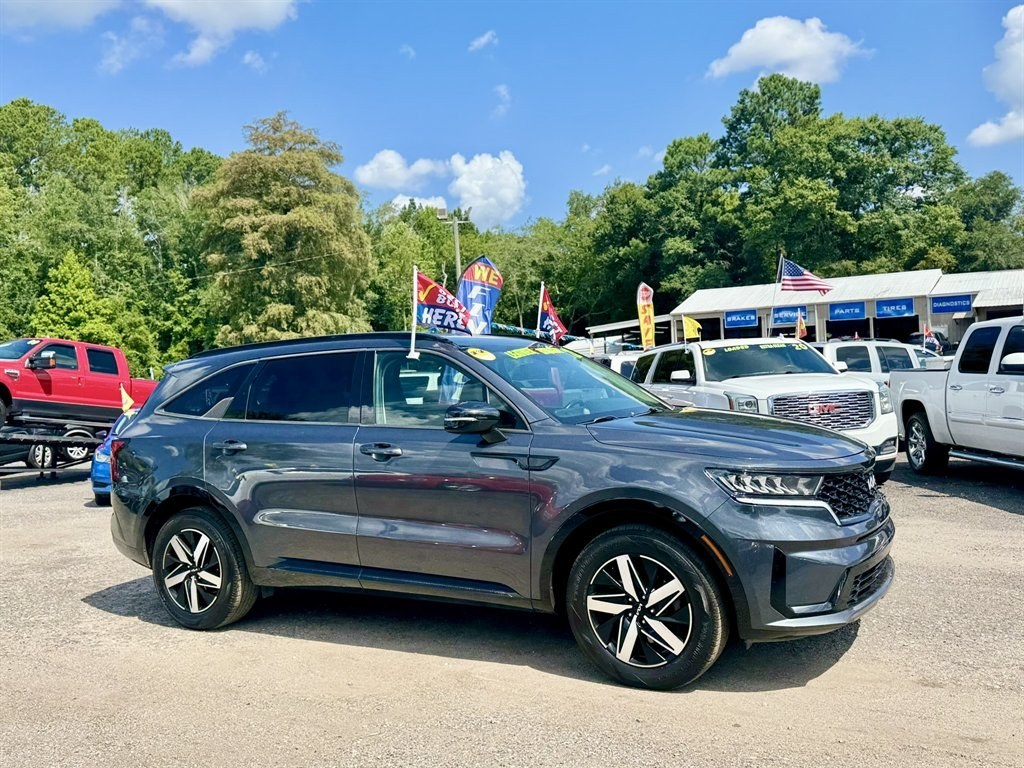 2022 Grey /Black Kia Sorento (5XYRL4LC9NG) with an 2.5l I-4 DI Dohc 2.5l engine, Automatic transmission, located at 745 East Steele Rd., West Columbia, SC, 29170, (803) 755-9148, 33.927212, -81.148483- Photo#3