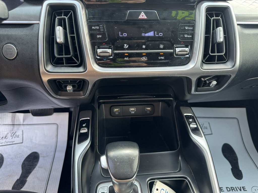 2022 Grey /Black Kia Sorento (5XYRL4LC9NG) with an 2.5l I-4 DI Dohc 2.5l engine, Automatic transmission, located at 745 East Steele Rd., West Columbia, SC, 29170, (803) 755-9148, 33.927212, -81.148483- Photo#14