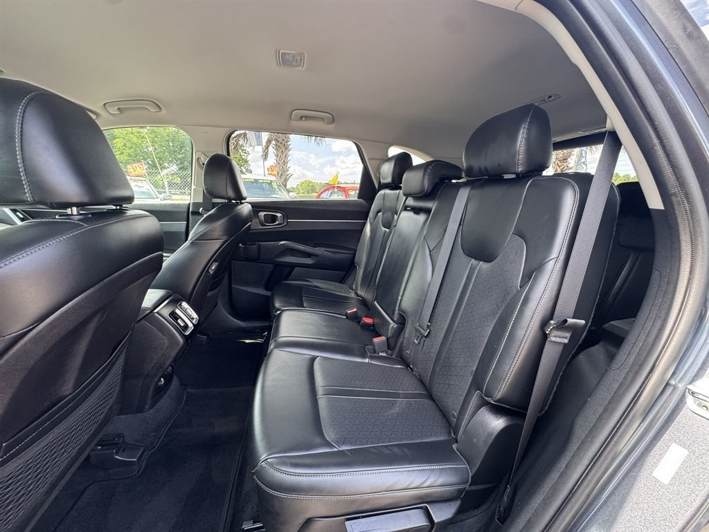 2022 Grey /Black Kia Sorento (5XYRL4LC9NG) with an 2.5l I-4 DI Dohc 2.5l engine, Automatic transmission, located at 745 East Steele Rd., West Columbia, SC, 29170, (803) 755-9148, 33.927212, -81.148483- Photo#22