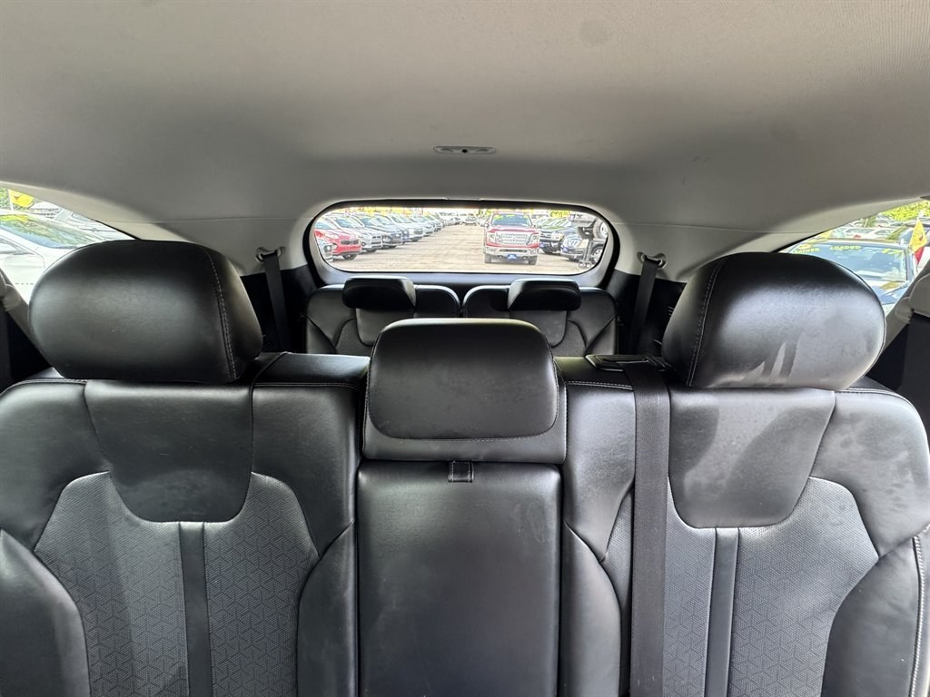 2022 Grey /Black Kia Sorento (5XYRL4LC9NG) with an 2.5l I-4 DI Dohc 2.5l engine, Automatic transmission, located at 745 East Steele Rd., West Columbia, SC, 29170, (803) 755-9148, 33.927212, -81.148483- Photo#23