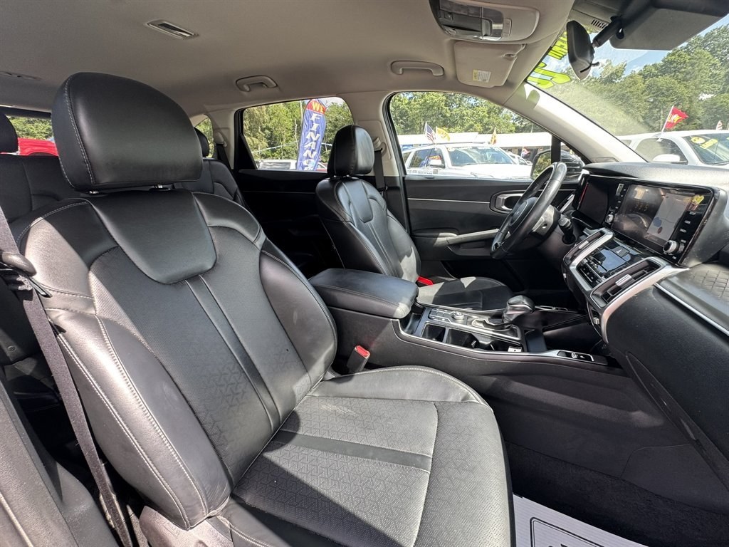 2022 Grey /Black Kia Sorento (5XYRL4LC9NG) with an 2.5l I-4 DI Dohc 2.5l engine, Automatic transmission, located at 745 East Steele Rd., West Columbia, SC, 29170, (803) 755-9148, 33.927212, -81.148483- Photo#27