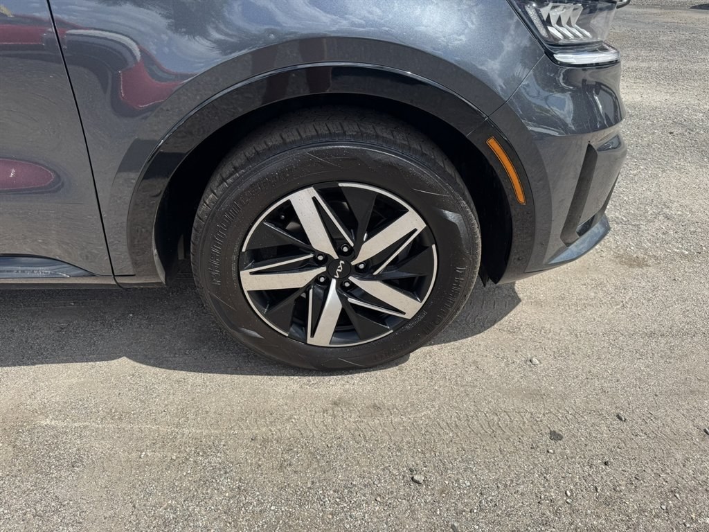2022 Grey /Black Kia Sorento (5XYRL4LC9NG) with an 2.5l I-4 DI Dohc 2.5l engine, Automatic transmission, located at 745 East Steele Rd., West Columbia, SC, 29170, (803) 755-9148, 33.927212, -81.148483- Photo#29