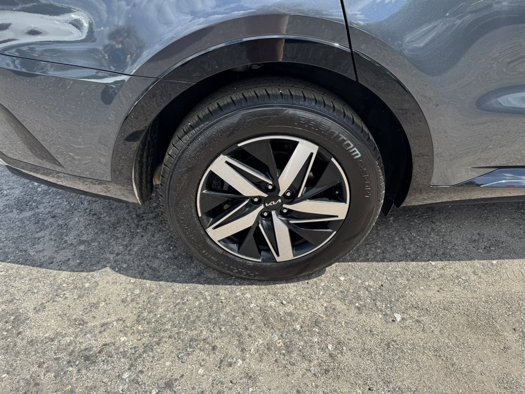 2022 Grey /Black Kia Sorento (5XYRL4LC9NG) with an 2.5l I-4 DI Dohc 2.5l engine, Automatic transmission, located at 745 East Steele Rd., West Columbia, SC, 29170, (803) 755-9148, 33.927212, -81.148483- Photo#30
