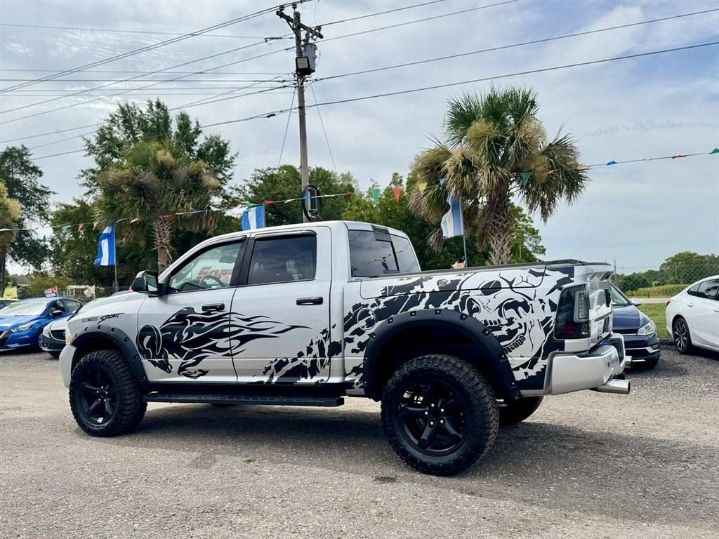 2011 Silver /Black Ram 1500 (1D7RV1CT6BS) with an 5.7l V8 Smpi Hemi 5.7l engine, Automatic transmission, located at 745 East Steele Rd., West Columbia, SC, 29170, (803) 755-9148, 33.927212, -81.148483- Photo#5