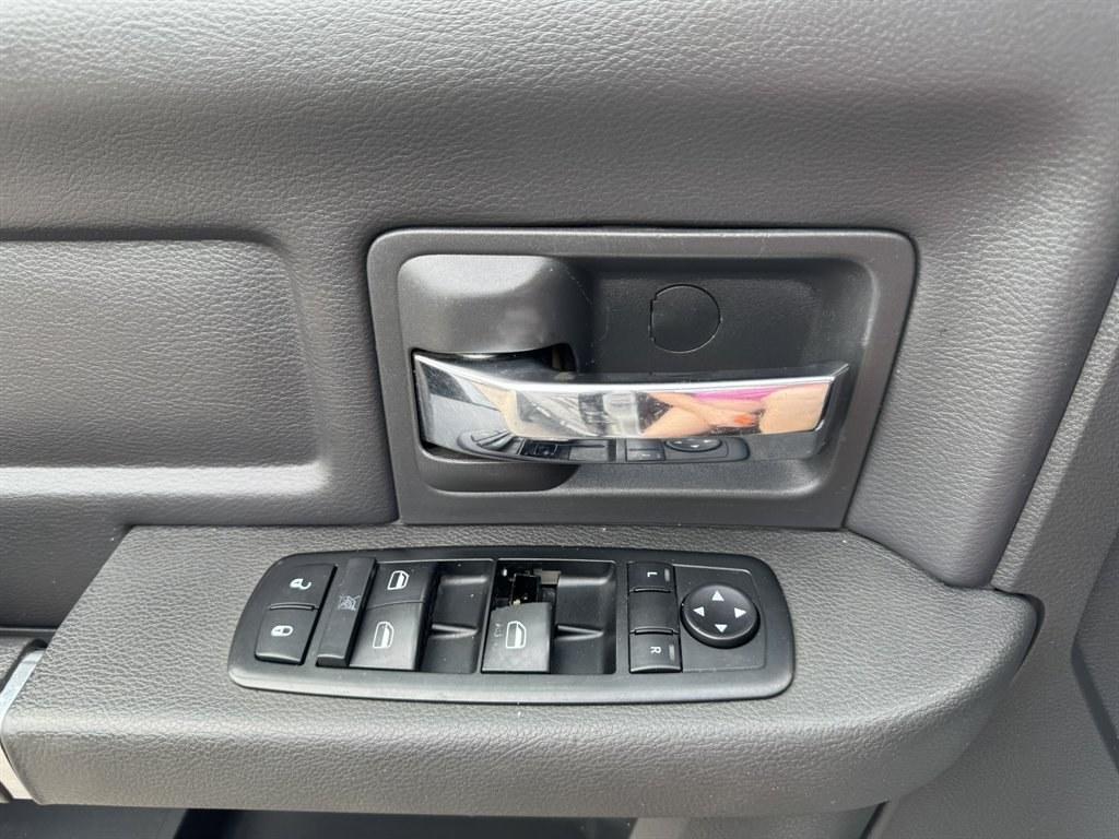 2011 Silver /Black Ram 1500 (1D7RV1CT6BS) with an 5.7l V8 Smpi Hemi 5.7l engine, Automatic transmission, located at 745 East Steele Rd., West Columbia, SC, 29170, (803) 755-9148, 33.927212, -81.148483- Photo#20