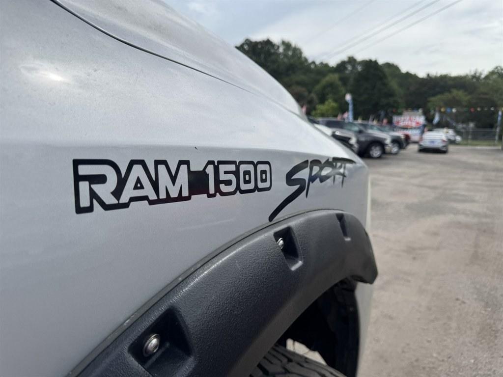 2011 Silver /Black Ram 1500 (1D7RV1CT6BS) with an 5.7l V8 Smpi Hemi 5.7l engine, Automatic transmission, located at 745 East Steele Rd., West Columbia, SC, 29170, (803) 755-9148, 33.927212, -81.148483- Photo#32