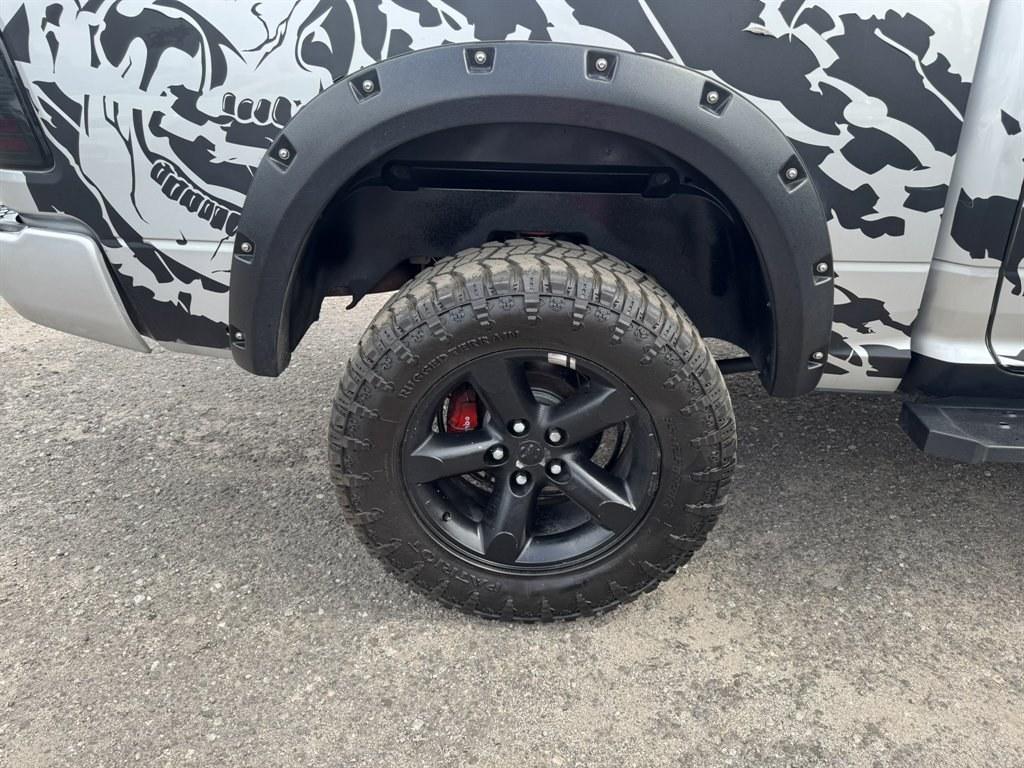 2011 Silver /Black Ram 1500 (1D7RV1CT6BS) with an 5.7l V8 Smpi Hemi 5.7l engine, Automatic transmission, located at 745 East Steele Rd., West Columbia, SC, 29170, (803) 755-9148, 33.927212, -81.148483- Photo#37