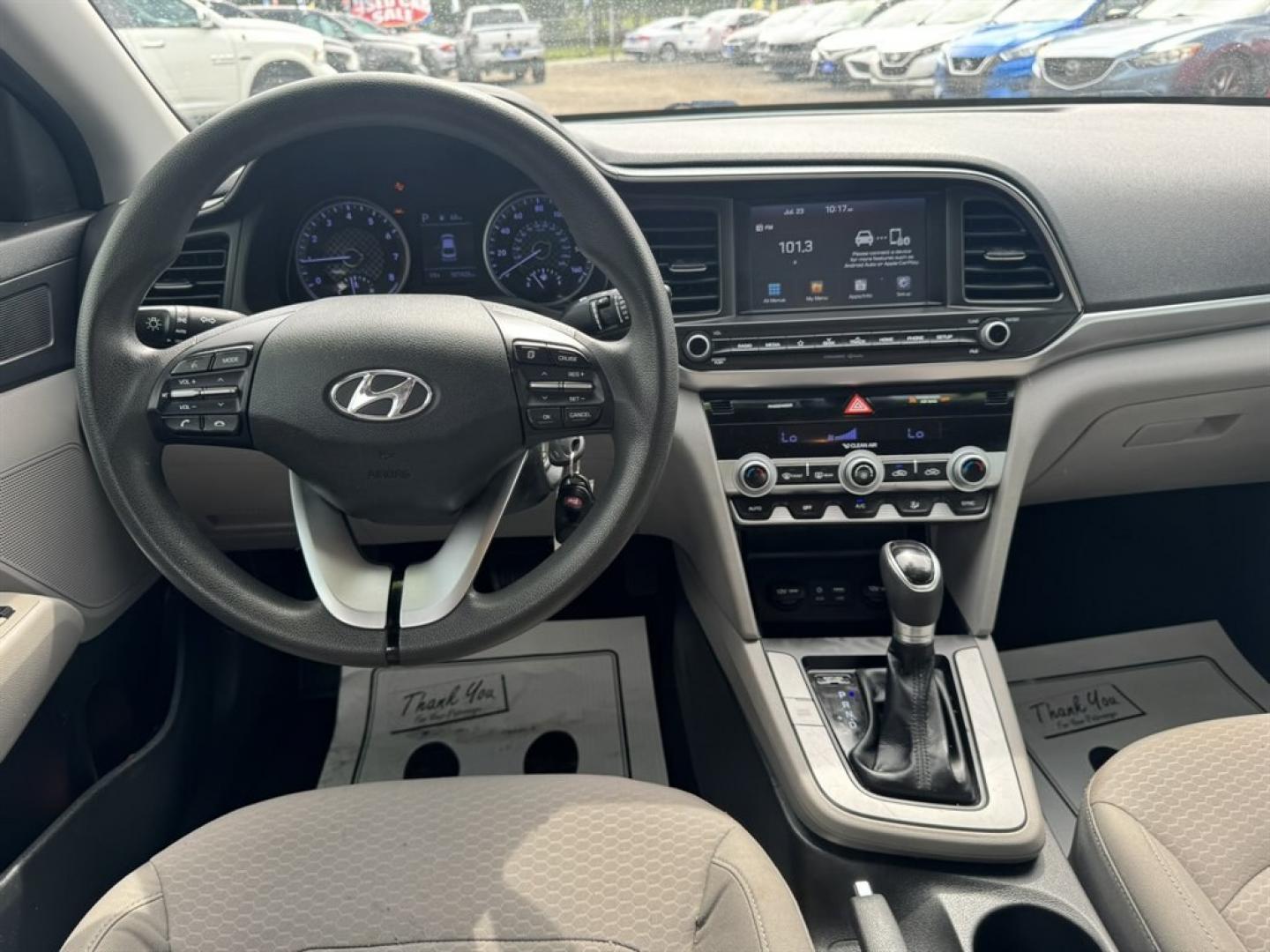 2020 Silver /Grey Hyundai Elantra (5NPD84LFXLH) with an 2.0l I-4 MPI Dohc 2.0l engine, Automatic transmission, located at 745 East Steele Rd., West Columbia, SC, 29170, (803) 755-9148, 33.927212, -81.148483- Photo#6