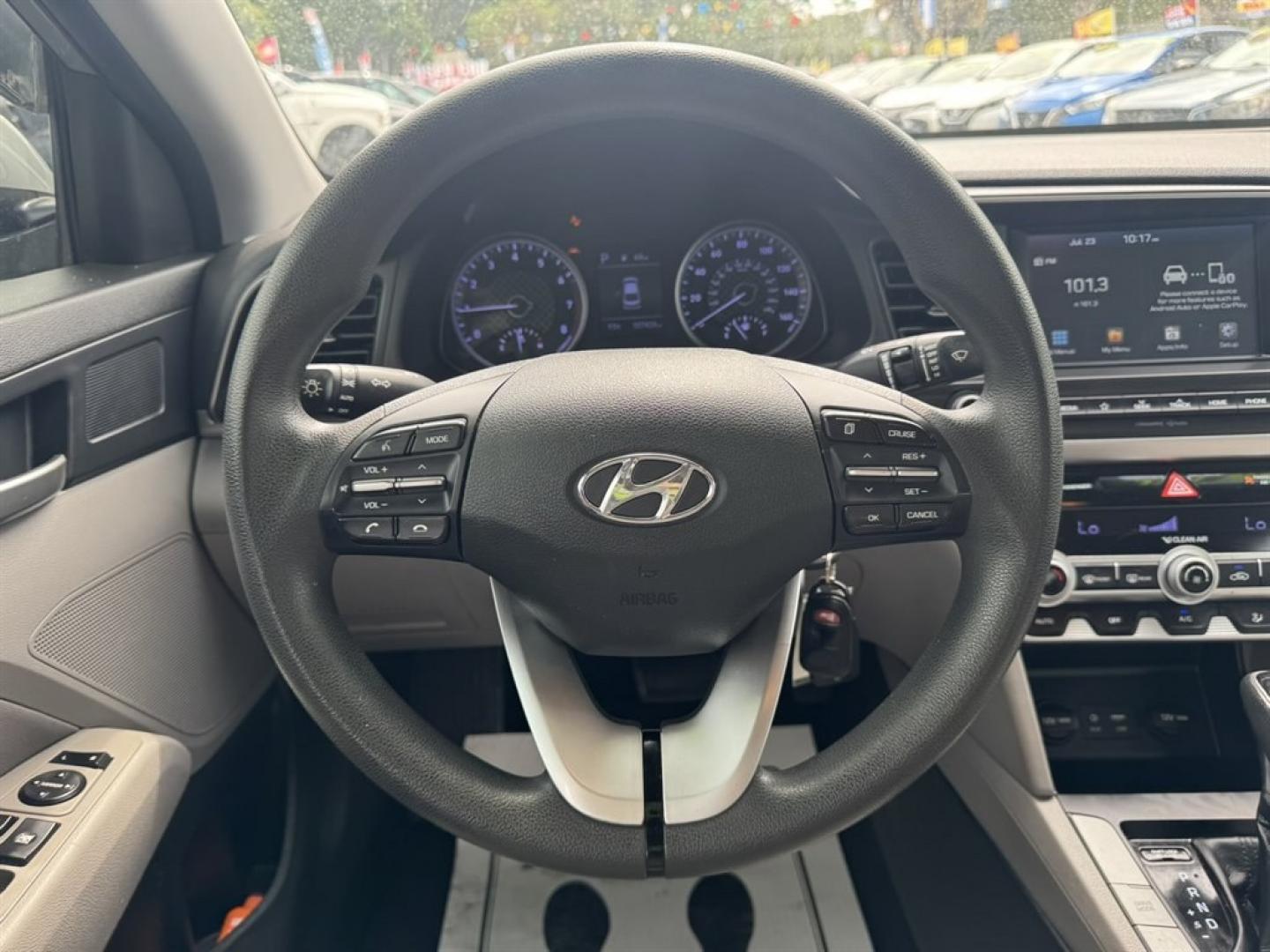 2020 Silver /Grey Hyundai Elantra (5NPD84LFXLH) with an 2.0l I-4 MPI Dohc 2.0l engine, Automatic transmission, located at 745 East Steele Rd., West Columbia, SC, 29170, (803) 755-9148, 33.927212, -81.148483- Photo#7