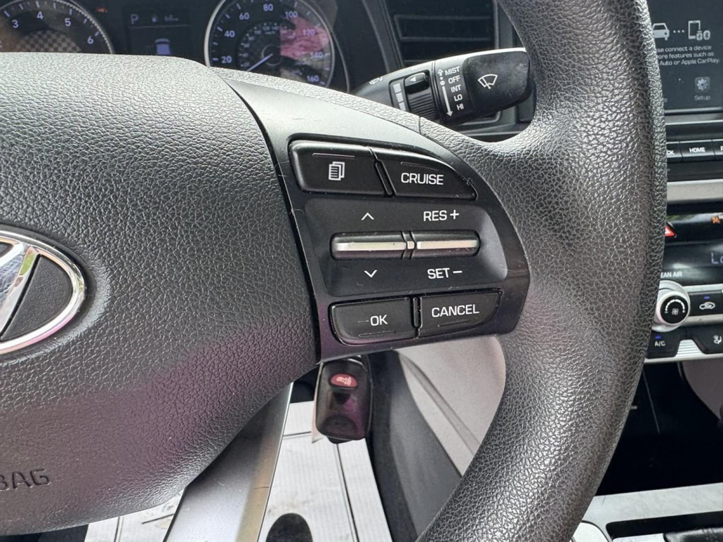 2020 Silver /Grey Hyundai Elantra (5NPD84LFXLH) with an 2.0l I-4 MPI Dohc 2.0l engine, Automatic transmission, located at 745 East Steele Rd., West Columbia, SC, 29170, (803) 755-9148, 33.927212, -81.148483- Photo#9