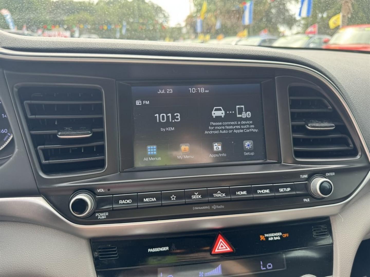 2020 Silver /Grey Hyundai Elantra (5NPD84LFXLH) with an 2.0l I-4 MPI Dohc 2.0l engine, Automatic transmission, located at 745 East Steele Rd., West Columbia, SC, 29170, (803) 755-9148, 33.927212, -81.148483- Photo#12