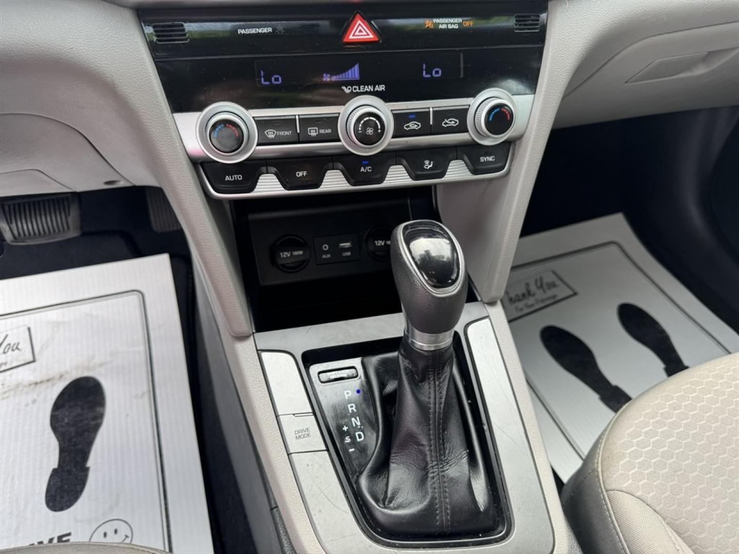 2020 Silver /Grey Hyundai Elantra (5NPD84LFXLH) with an 2.0l I-4 MPI Dohc 2.0l engine, Automatic transmission, located at 745 East Steele Rd., West Columbia, SC, 29170, (803) 755-9148, 33.927212, -81.148483- Photo#13