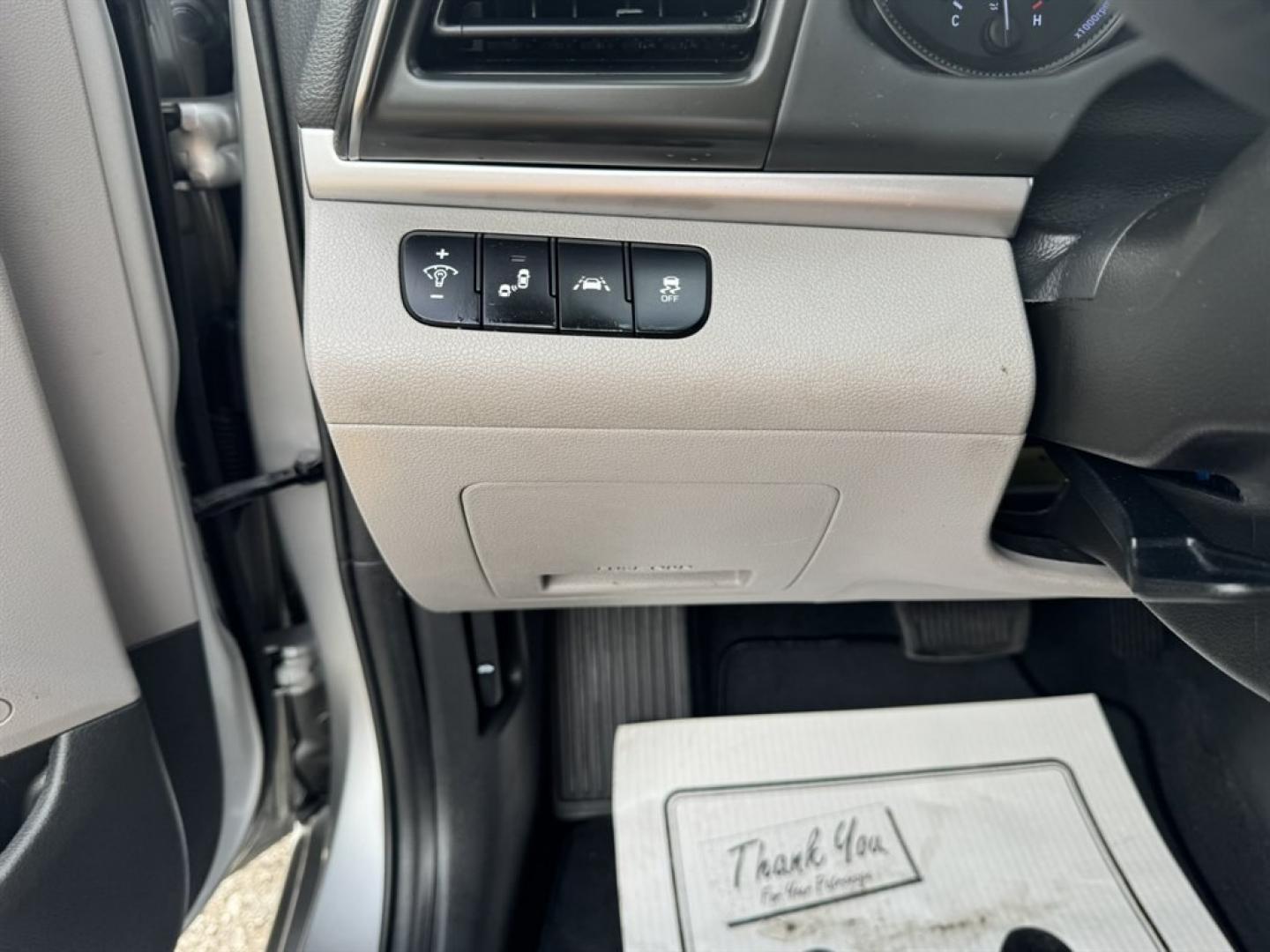 2020 Silver /Grey Hyundai Elantra (5NPD84LFXLH) with an 2.0l I-4 MPI Dohc 2.0l engine, Automatic transmission, located at 745 East Steele Rd., West Columbia, SC, 29170, (803) 755-9148, 33.927212, -81.148483- Photo#14