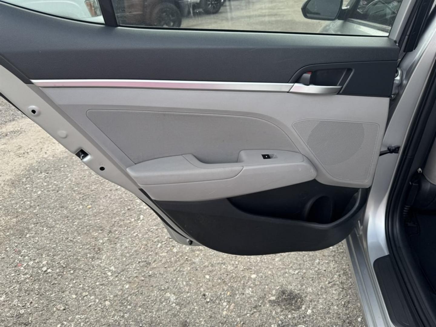 2020 Silver /Grey Hyundai Elantra (5NPD84LFXLH) with an 2.0l I-4 MPI Dohc 2.0l engine, Automatic transmission, located at 745 East Steele Rd., West Columbia, SC, 29170, (803) 755-9148, 33.927212, -81.148483- Photo#18