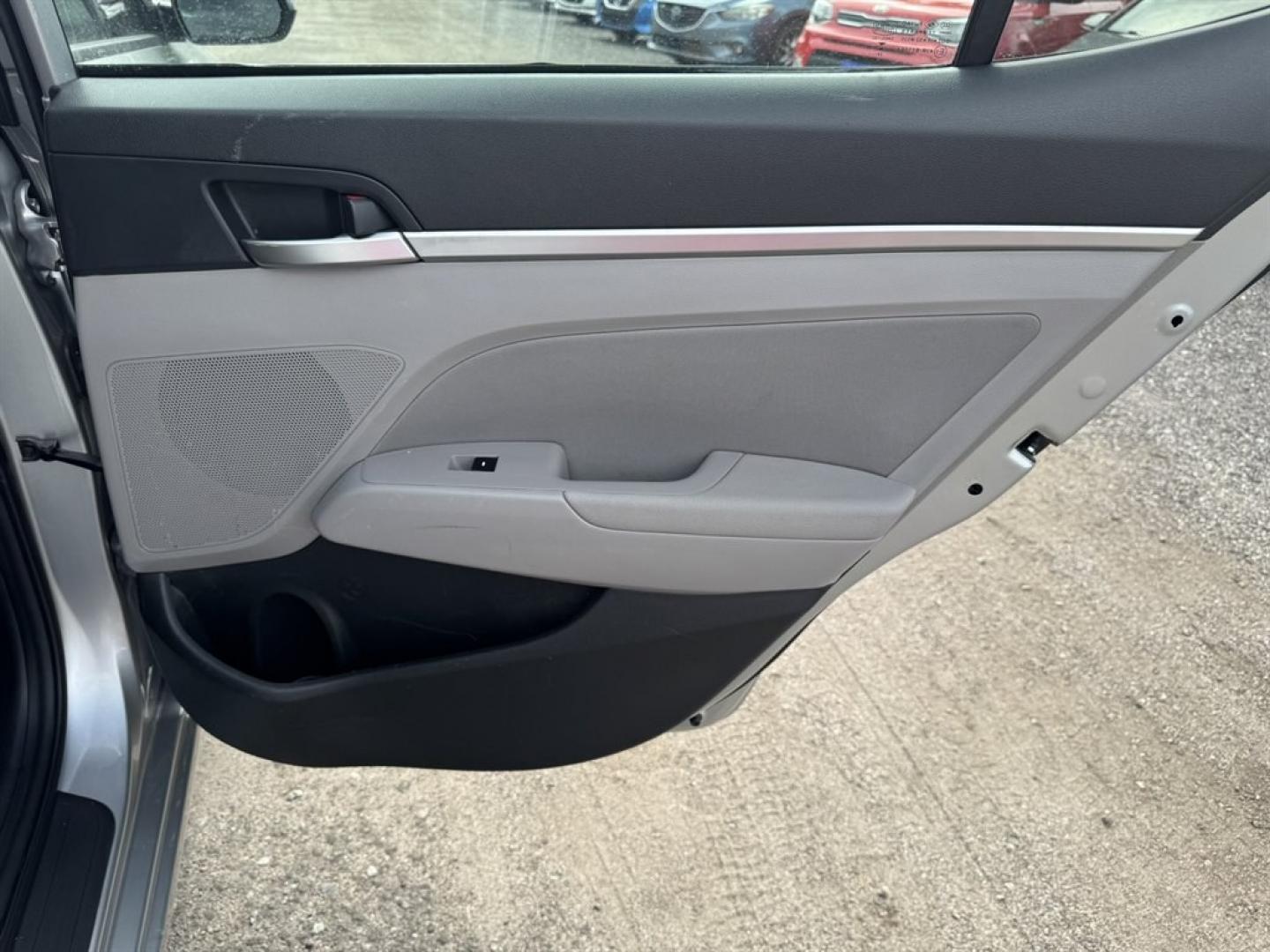 2020 Silver /Grey Hyundai Elantra (5NPD84LFXLH) with an 2.0l I-4 MPI Dohc 2.0l engine, Automatic transmission, located at 745 East Steele Rd., West Columbia, SC, 29170, (803) 755-9148, 33.927212, -81.148483- Photo#20