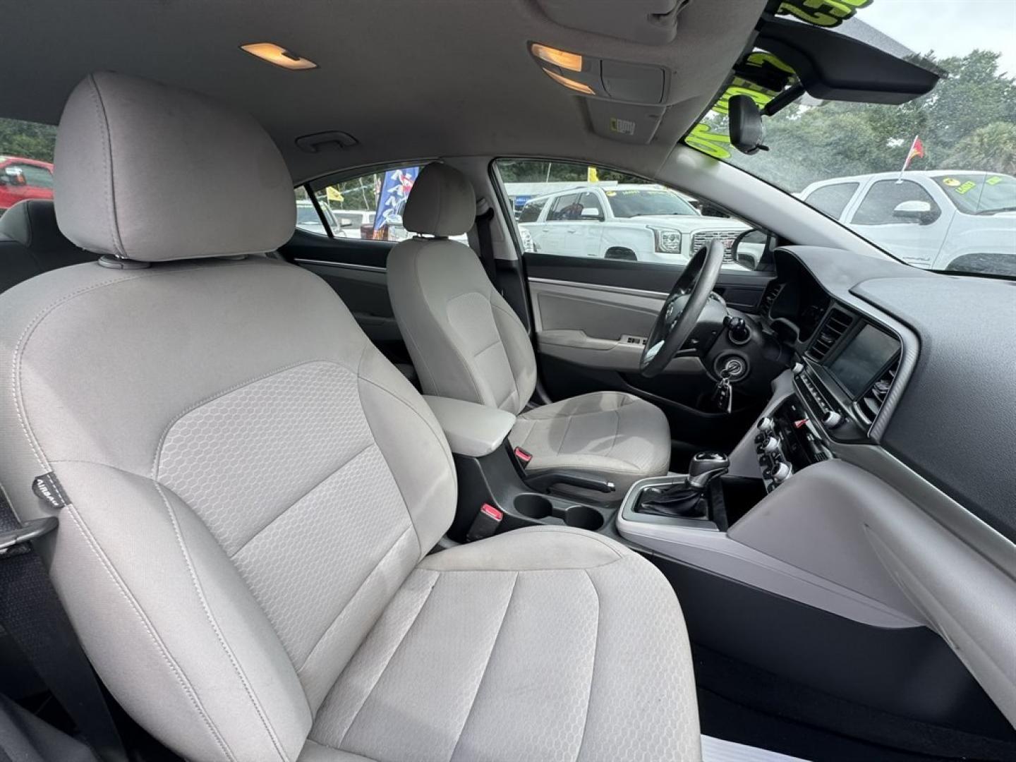 2020 Silver /Grey Hyundai Elantra (5NPD84LFXLH) with an 2.0l I-4 MPI Dohc 2.0l engine, Automatic transmission, located at 745 East Steele Rd., West Columbia, SC, 29170, (803) 755-9148, 33.927212, -81.148483- Photo#23