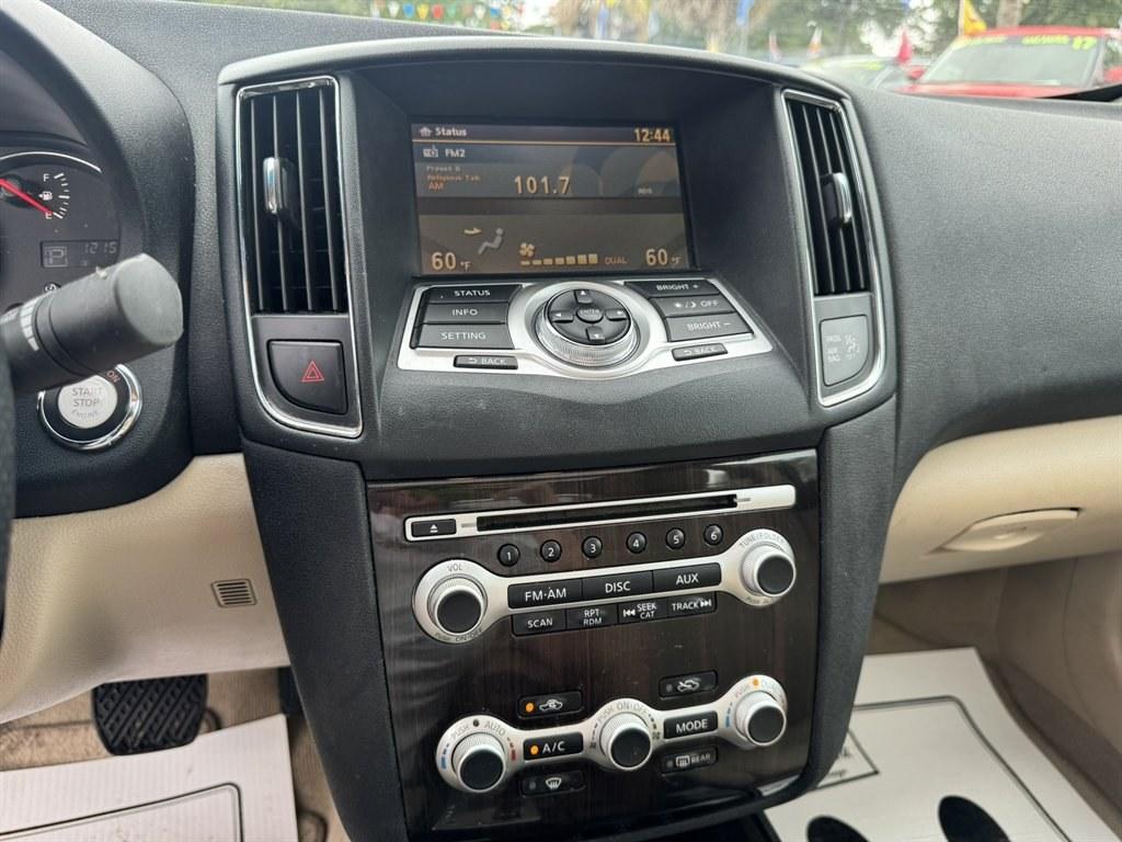 2014 Blue /Tan Nissan Maxima (1N4AA5AP7EC) with an 3.5l V6 Smpi Dohc Cvtcs 3 engine, Automatic transmission, located at 745 East Steele Rd., West Columbia, SC, 29170, (803) 755-9148, 33.927212, -81.148483- Photo#12