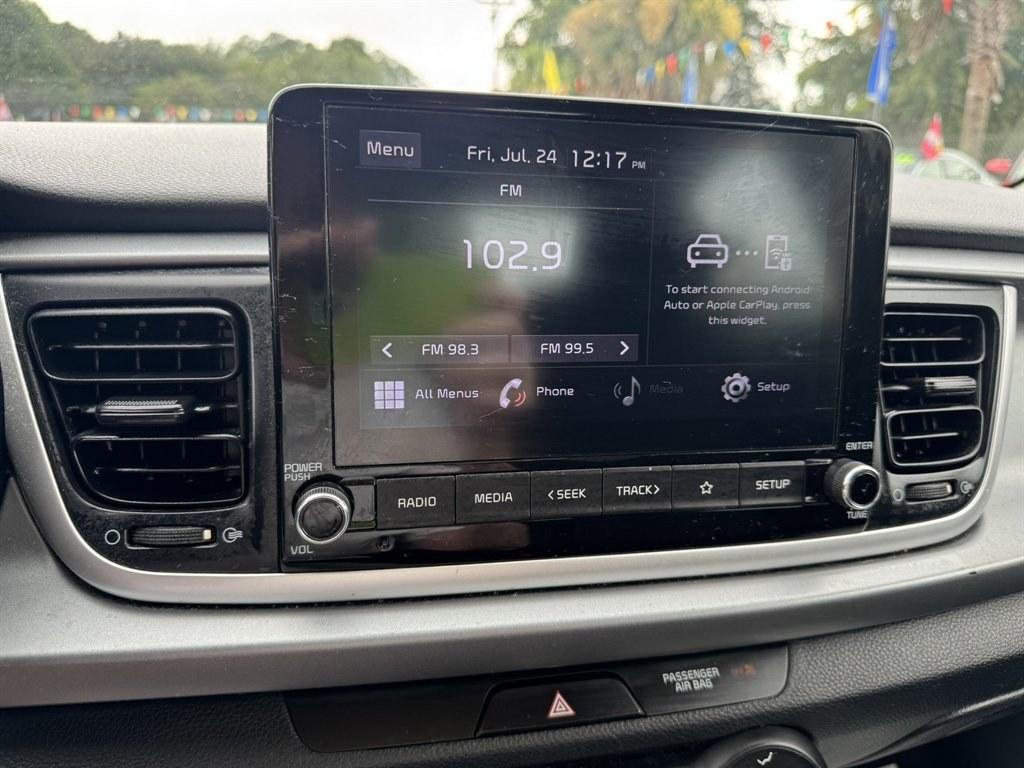 2021 White /Black Kia Rio (3KPA24AD6ME) with an 1.6l I-4 DI Dohc Cvvt 1.6 engine, Automatic transmission, located at 745 East Steele Rd., West Columbia, SC, 29170, (803) 755-9148, 33.927212, -81.148483- Photo#12