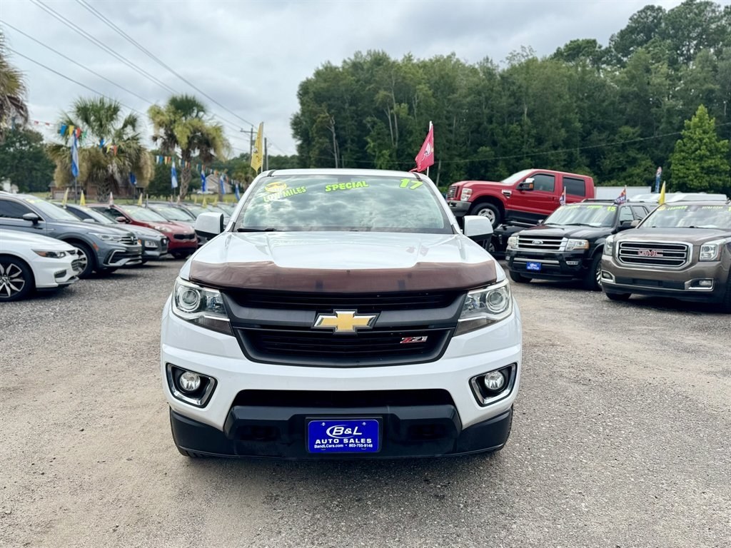 2017 White /Black Chevrolet Colorado (1GCGSDEN6H1) with an 3.6l V6 DI Dohc 3.6l engine, Automatic transmission, located at 745 East Steele Rd., West Columbia, SC, 29170, (803) 755-9148, 33.927212, -81.148483- Photo#1