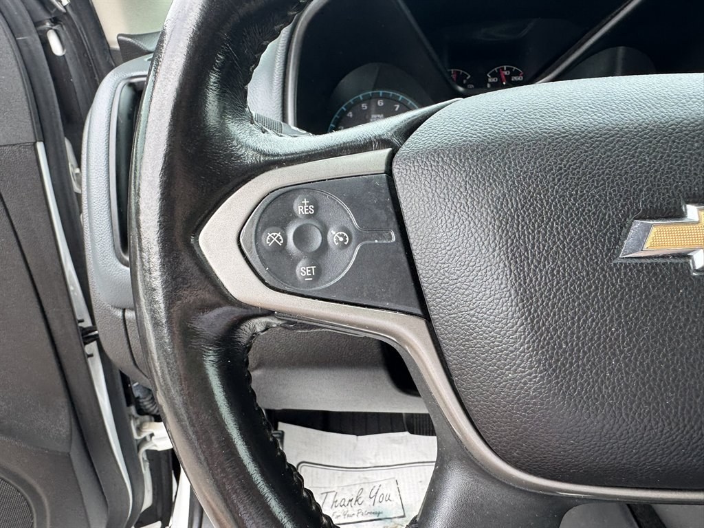 2017 White /Black Chevrolet Colorado (1GCGSDEN6H1) with an 3.6l V6 DI Dohc 3.6l engine, Automatic transmission, located at 745 East Steele Rd., West Columbia, SC, 29170, (803) 755-9148, 33.927212, -81.148483- Photo#8