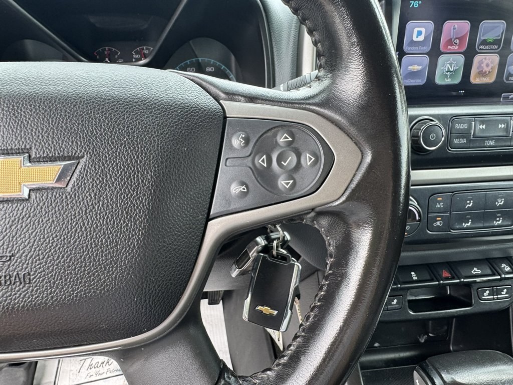 2017 White /Black Chevrolet Colorado (1GCGSDEN6H1) with an 3.6l V6 DI Dohc 3.6l engine, Automatic transmission, located at 745 East Steele Rd., West Columbia, SC, 29170, (803) 755-9148, 33.927212, -81.148483- Photo#9