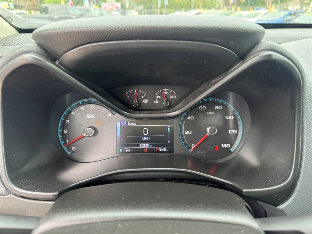 2017 White /Black Chevrolet Colorado (1GCGSDEN6H1) with an 3.6l V6 DI Dohc 3.6l engine, Automatic transmission, located at 745 East Steele Rd., West Columbia, SC, 29170, (803) 755-9148, 33.927212, -81.148483- Photo#10